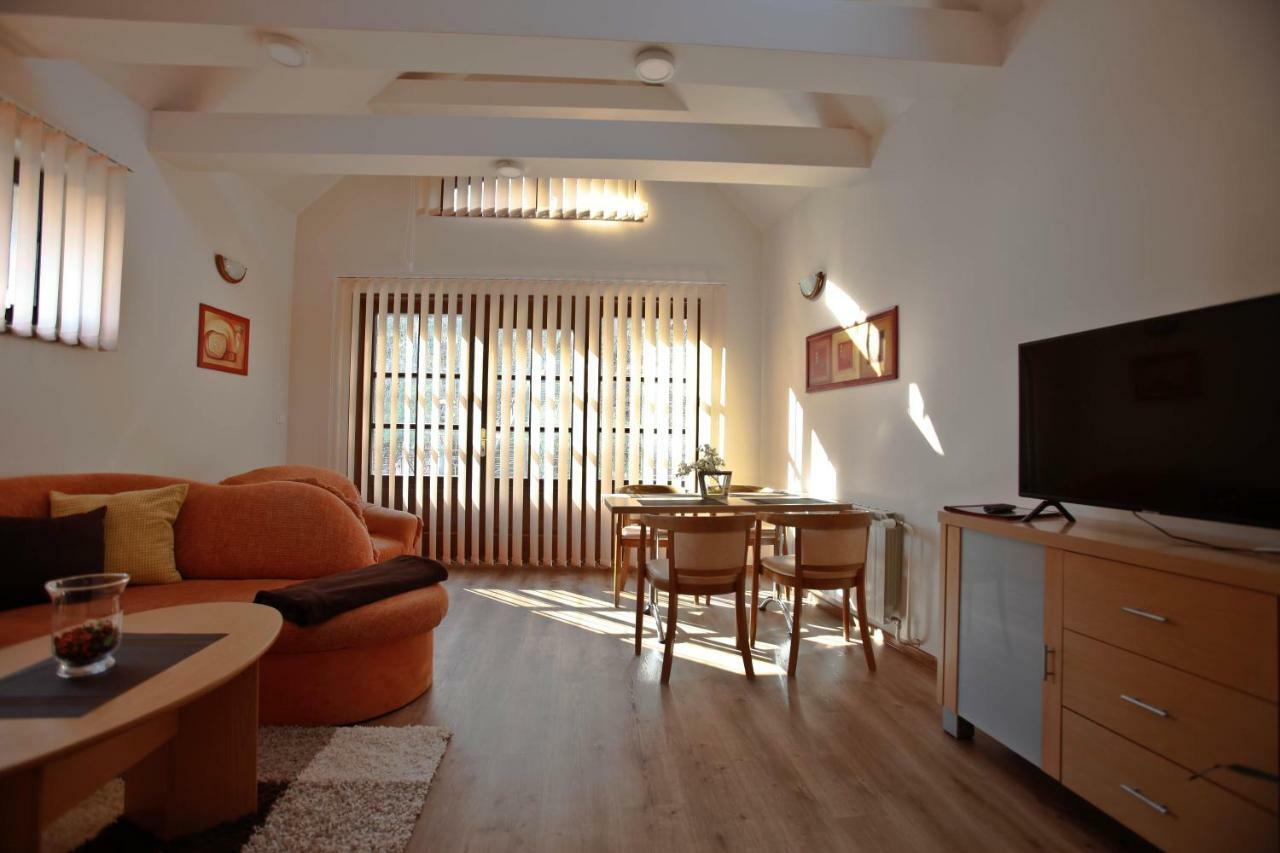 Hotel Paradies เตปลิตเซ ภายนอก รูปภาพ