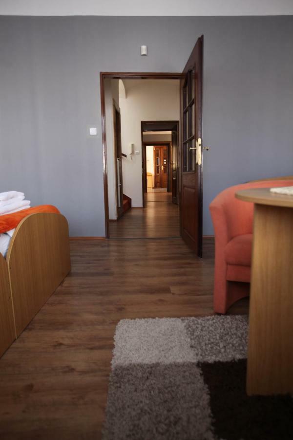 Hotel Paradies เตปลิตเซ ภายนอก รูปภาพ