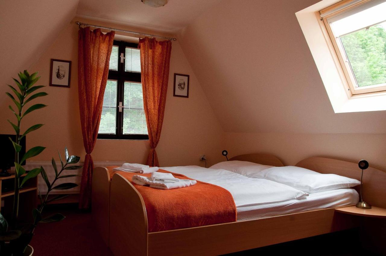 Hotel Paradies เตปลิตเซ ภายนอก รูปภาพ